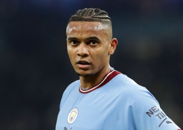 Phóng viên nói về Akanji: Tôi chưa bao giờ thấy bất kỳ người chơi nào từ chối Milan trong 3 ngày và 