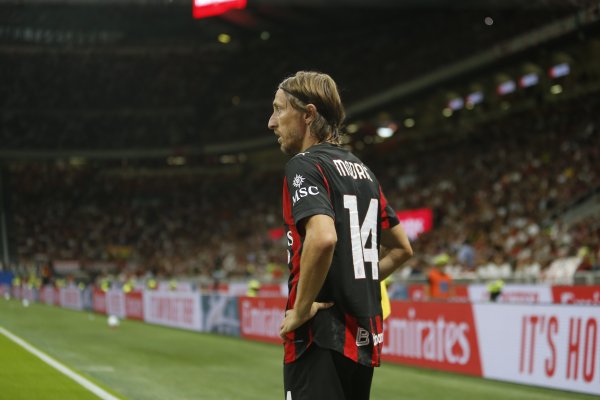 Mid-body: Modric 40 tuổi đã ch